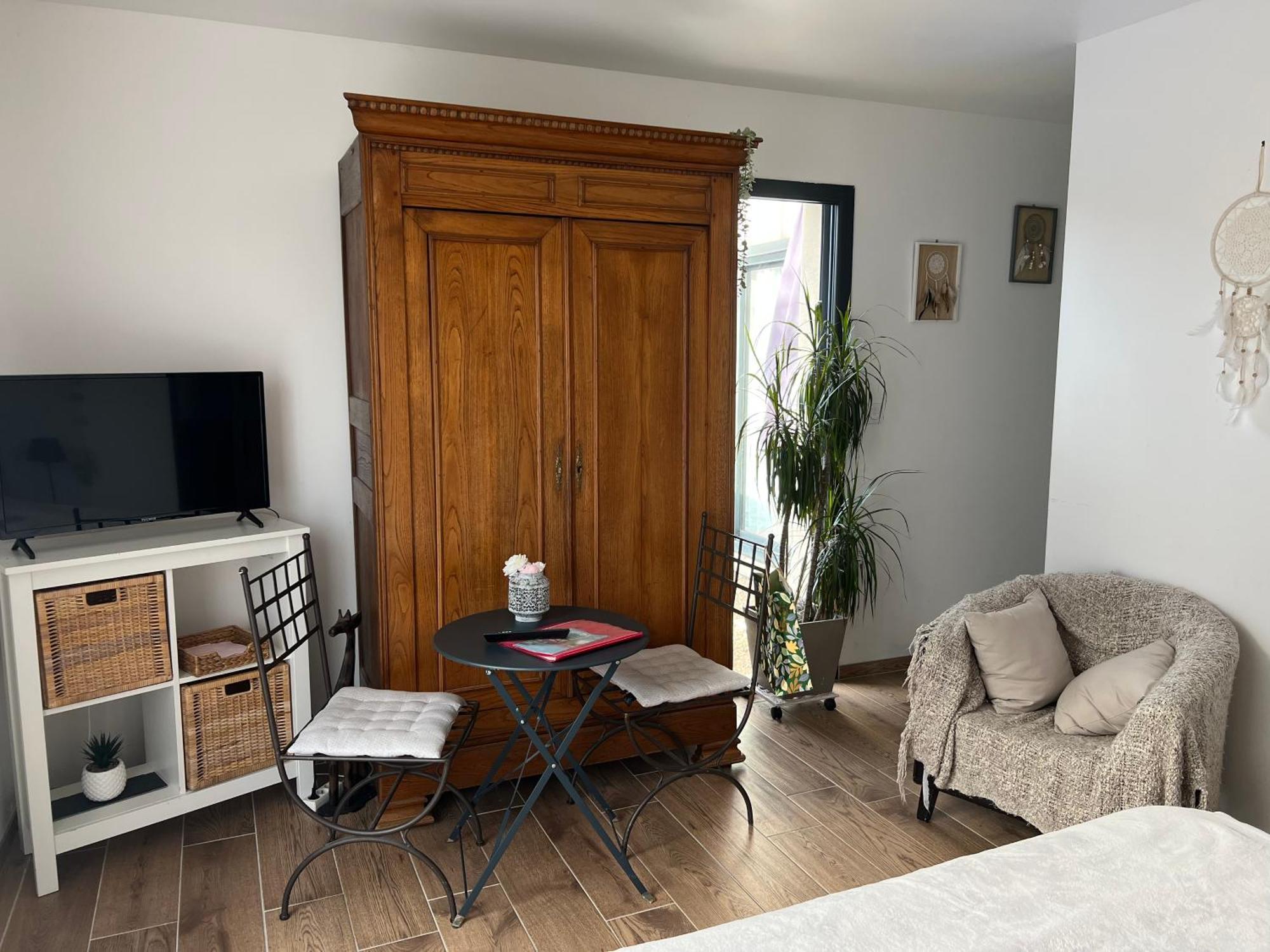 Quiniere - Entre Lac Et Foret - Hebergement Independant Avec Espace Kitchenette Blois Zewnętrze zdjęcie